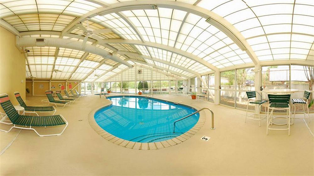 Quality Suites Memphis/ Wolfchase Galleria Екстер'єр фото