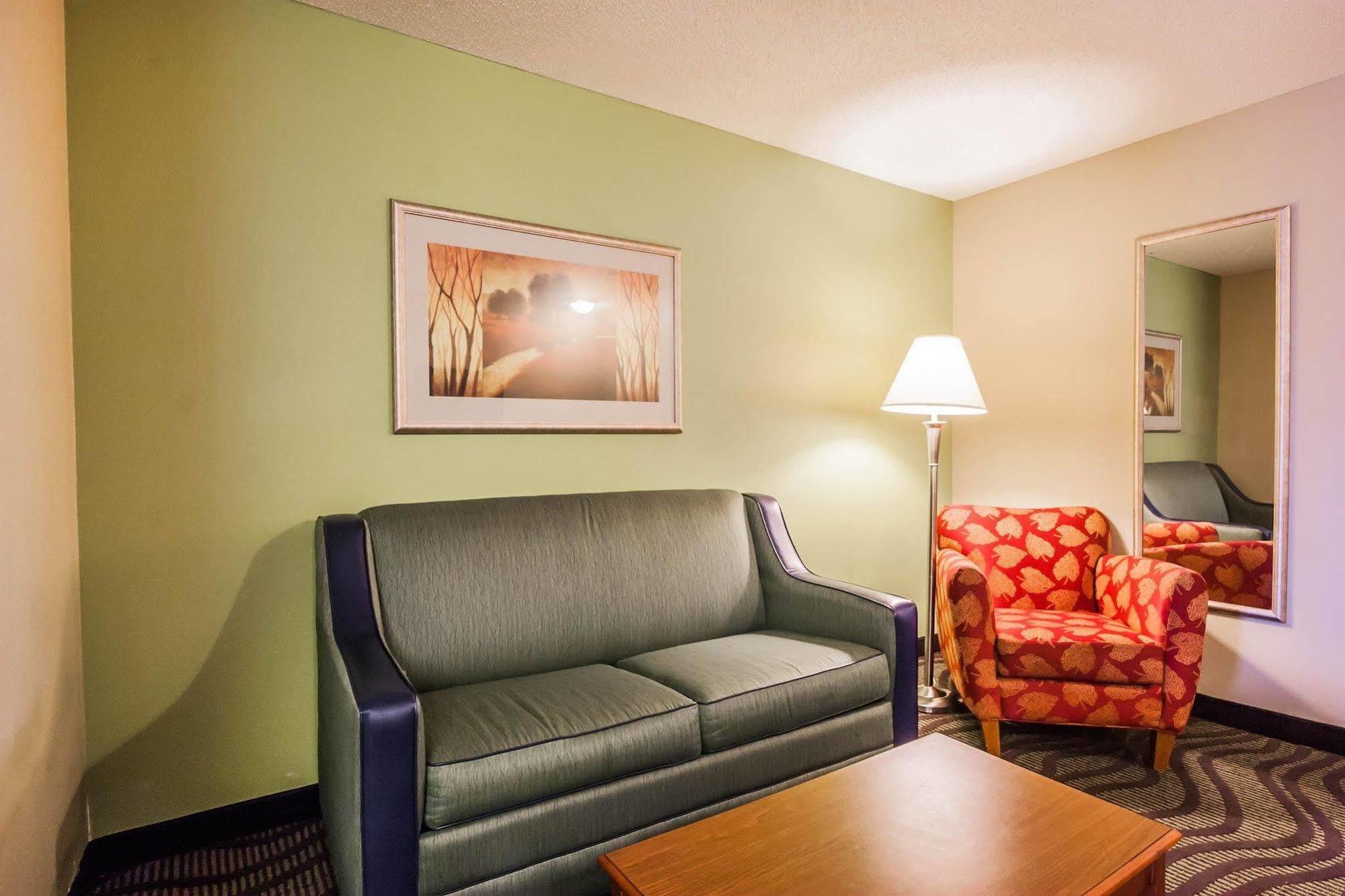 Quality Suites Memphis/ Wolfchase Galleria Екстер'єр фото